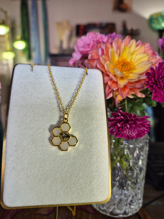 White resin with bee necklace (5 honeycomb circle)