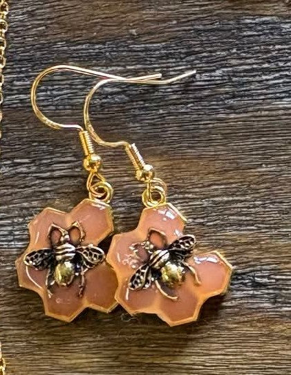 Dripping Honey and 5 Honeycomb and Bee Earring (peach)