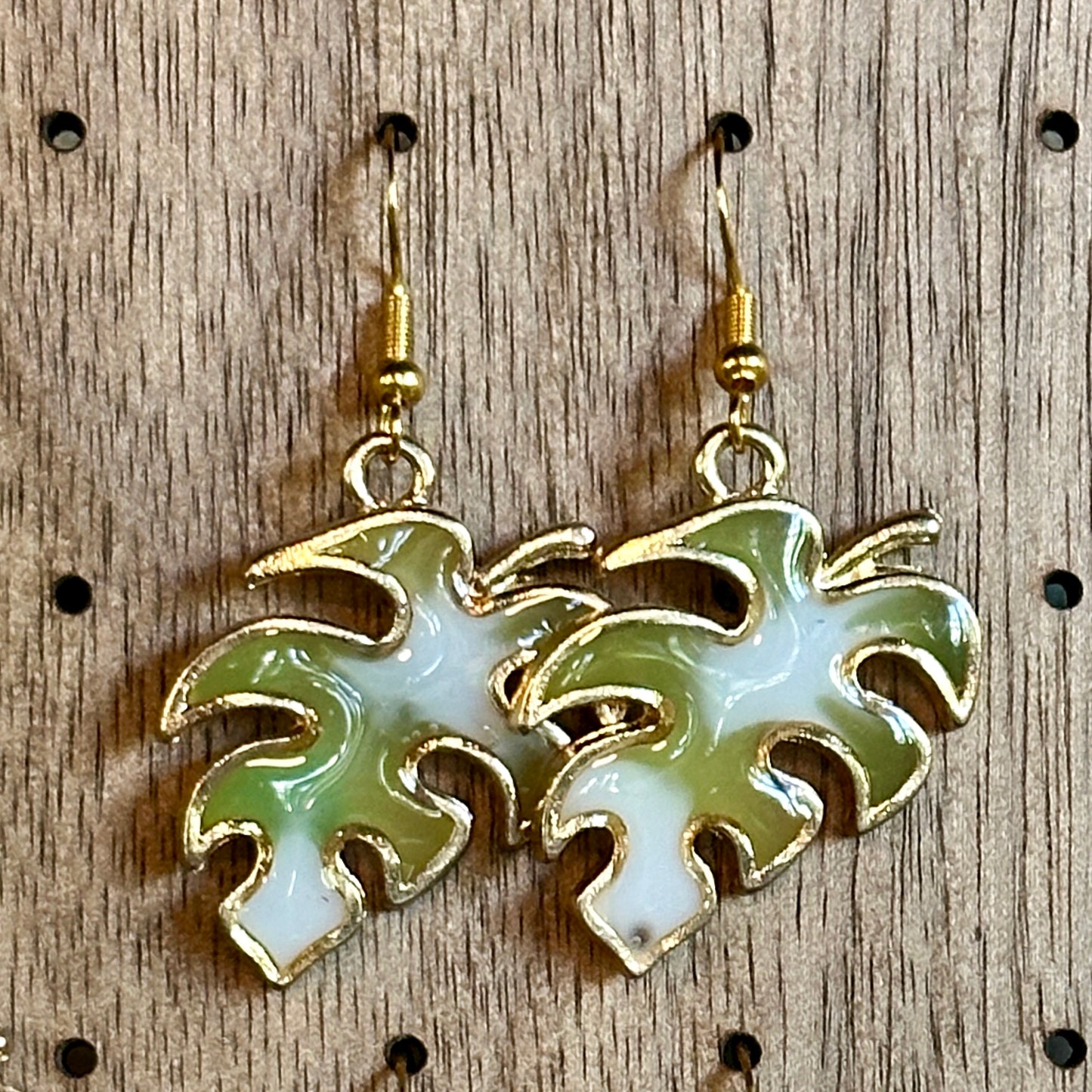 Monstera earrings 2