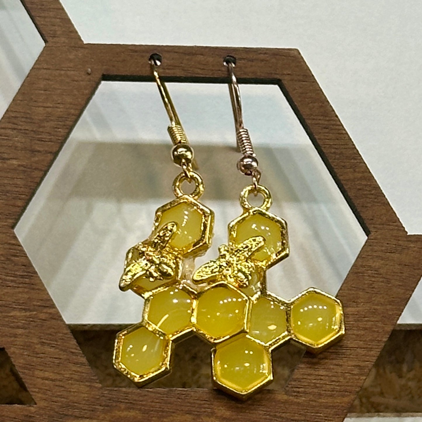 Yellow honeycomb and bee earrings (5 hex)