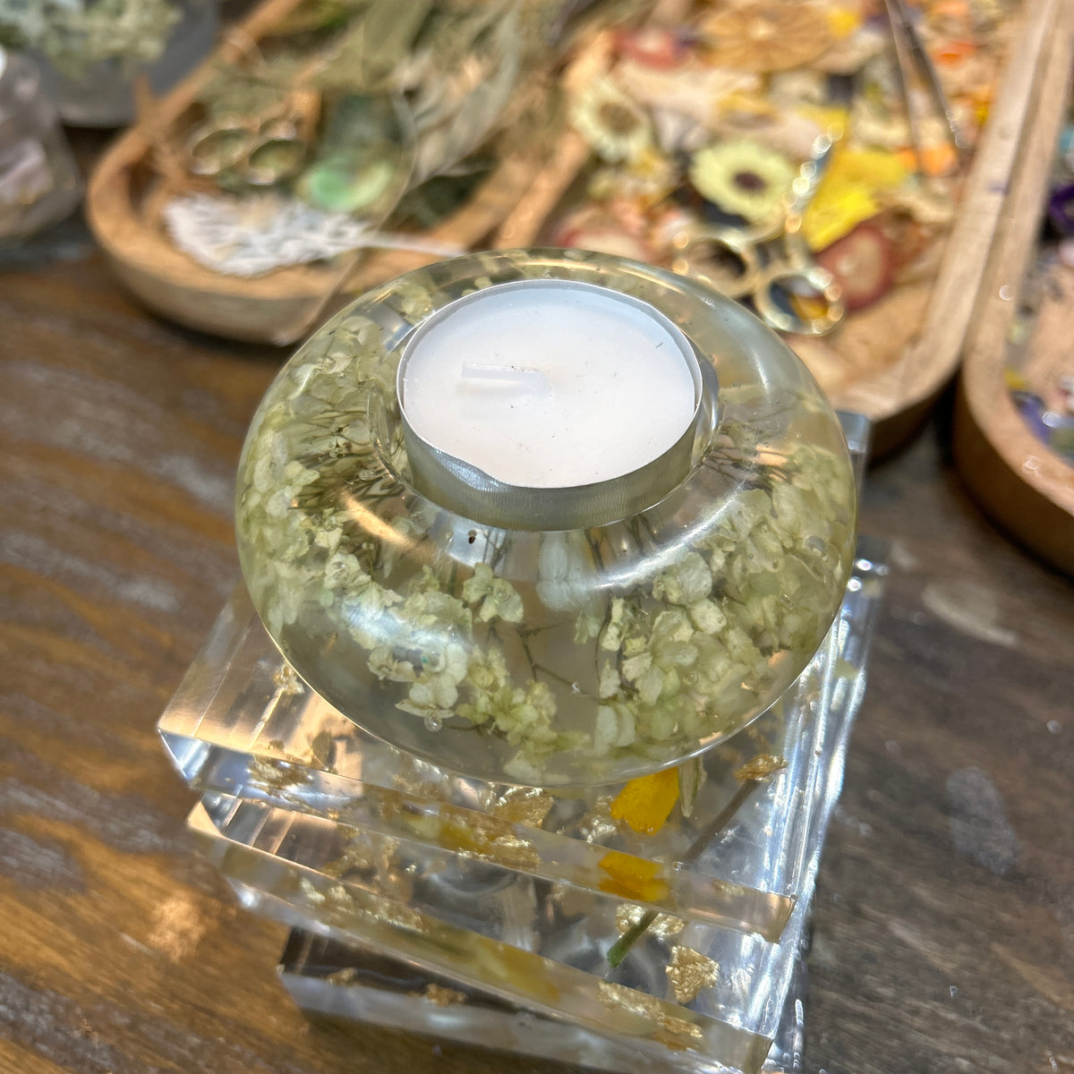 Resin tea light - oblong, white flower