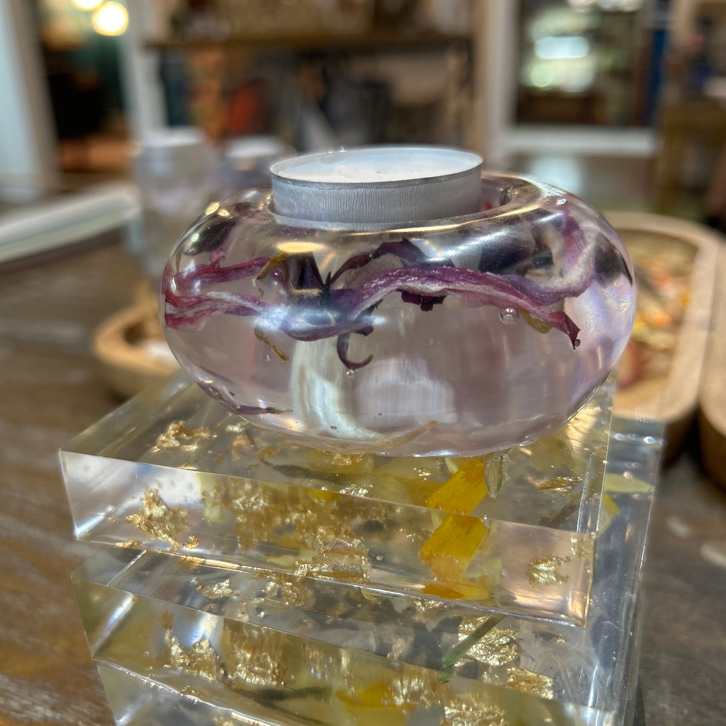 Resin tea light - Oblong, purple flowers