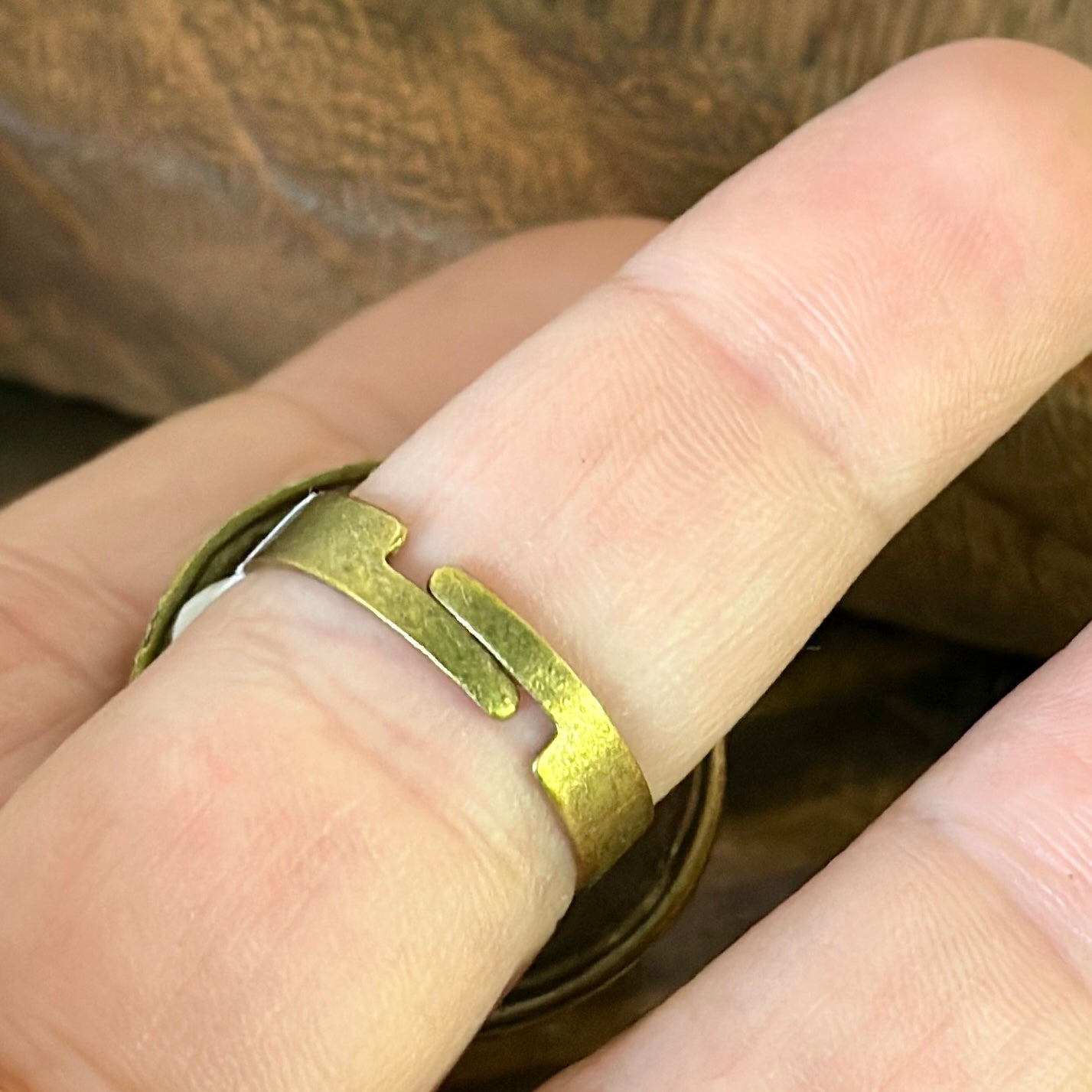 Autumn botanical ring in round, gold setting