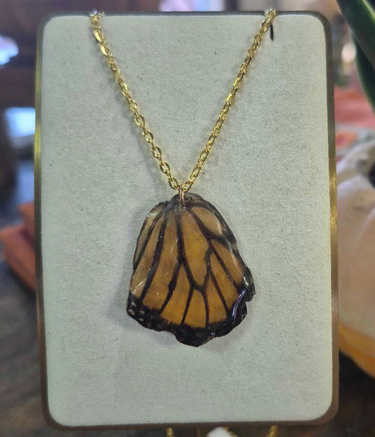 Mariposa Necklace: monarch (2")