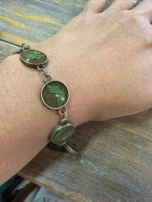 Winter 2025 botanical bracelet (green and bronze)
