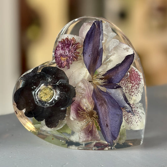 Purple and white floral resin heart (small)