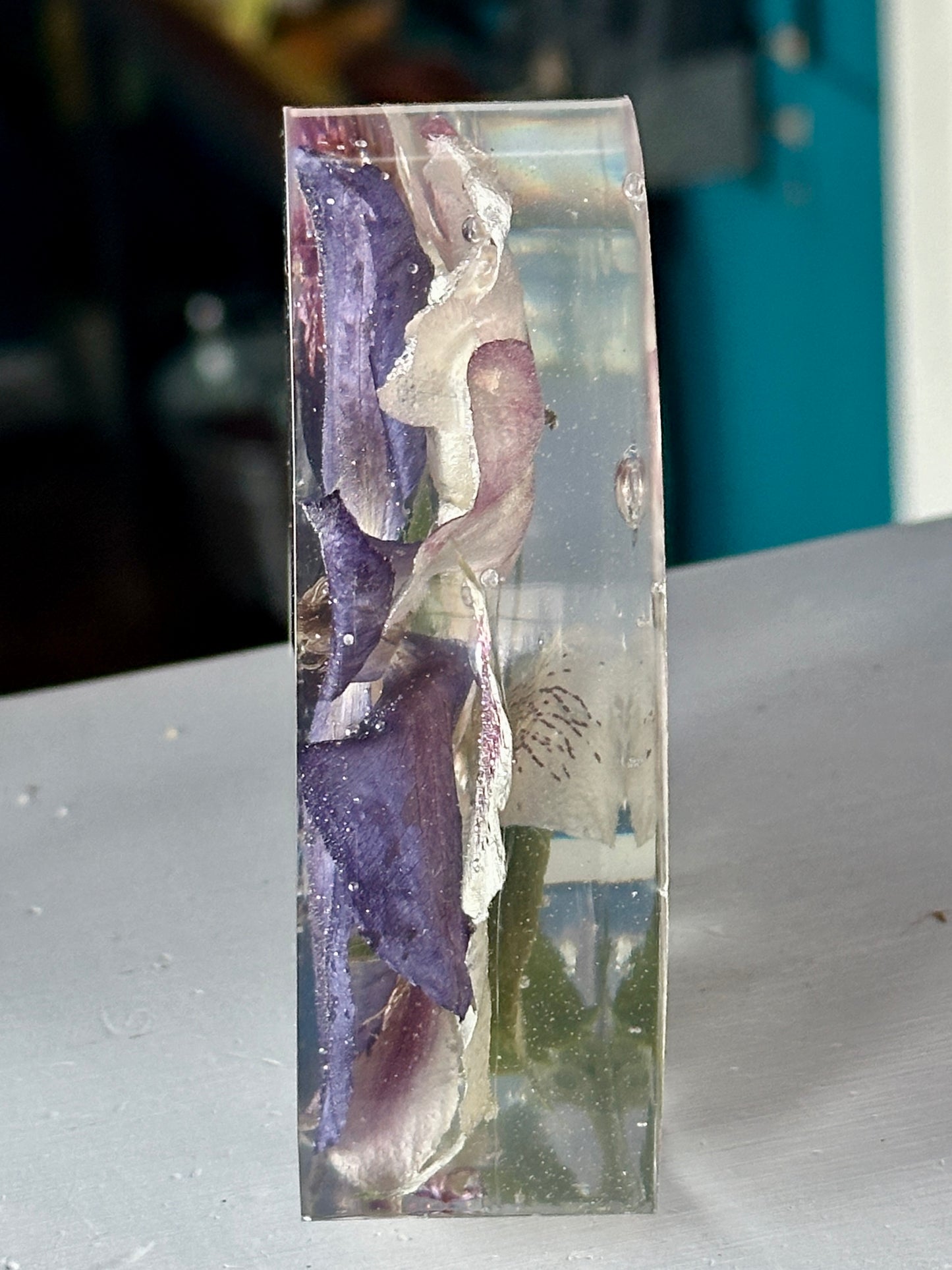 Purple and white floral resin heart (small)