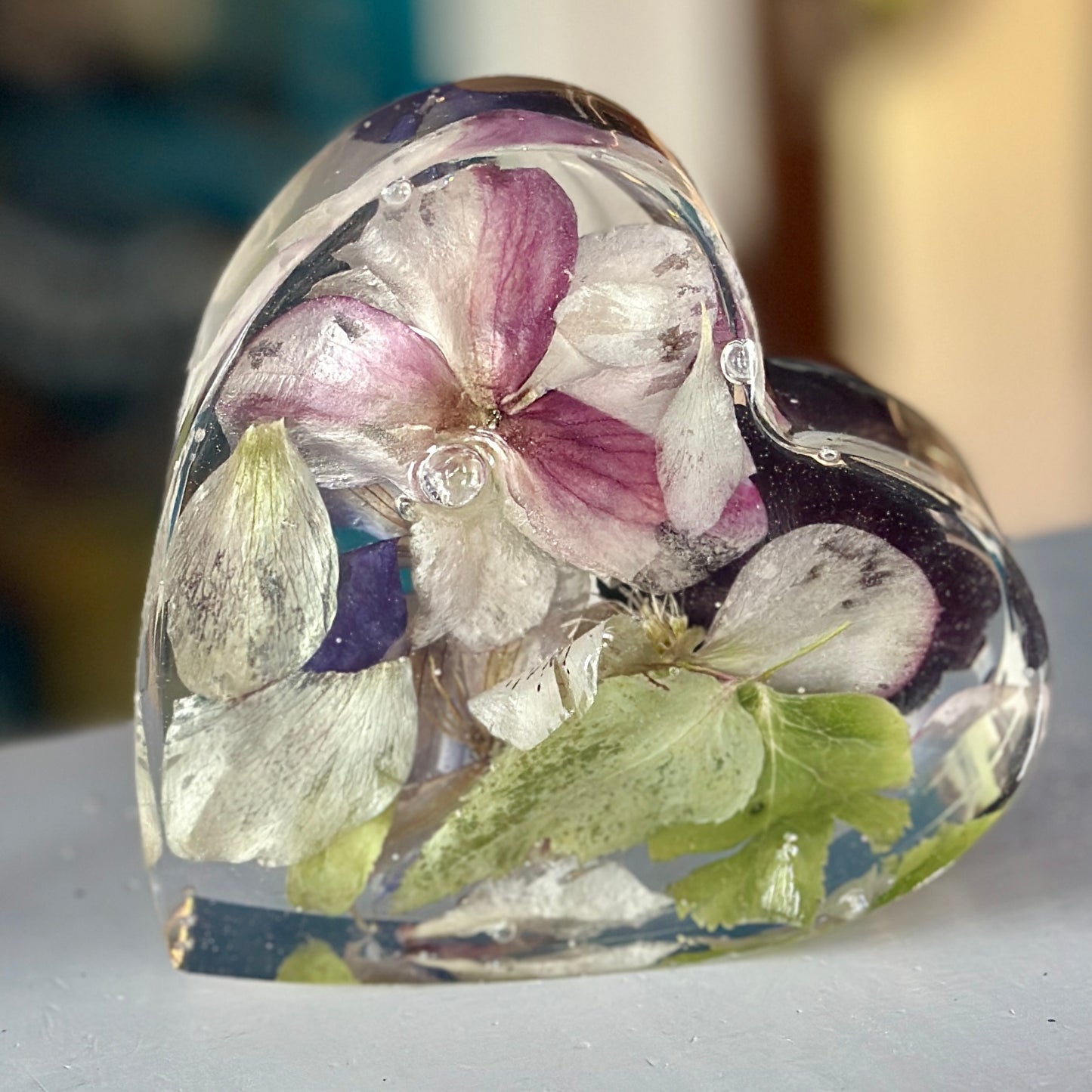 Purple and white floral resin heart (small)