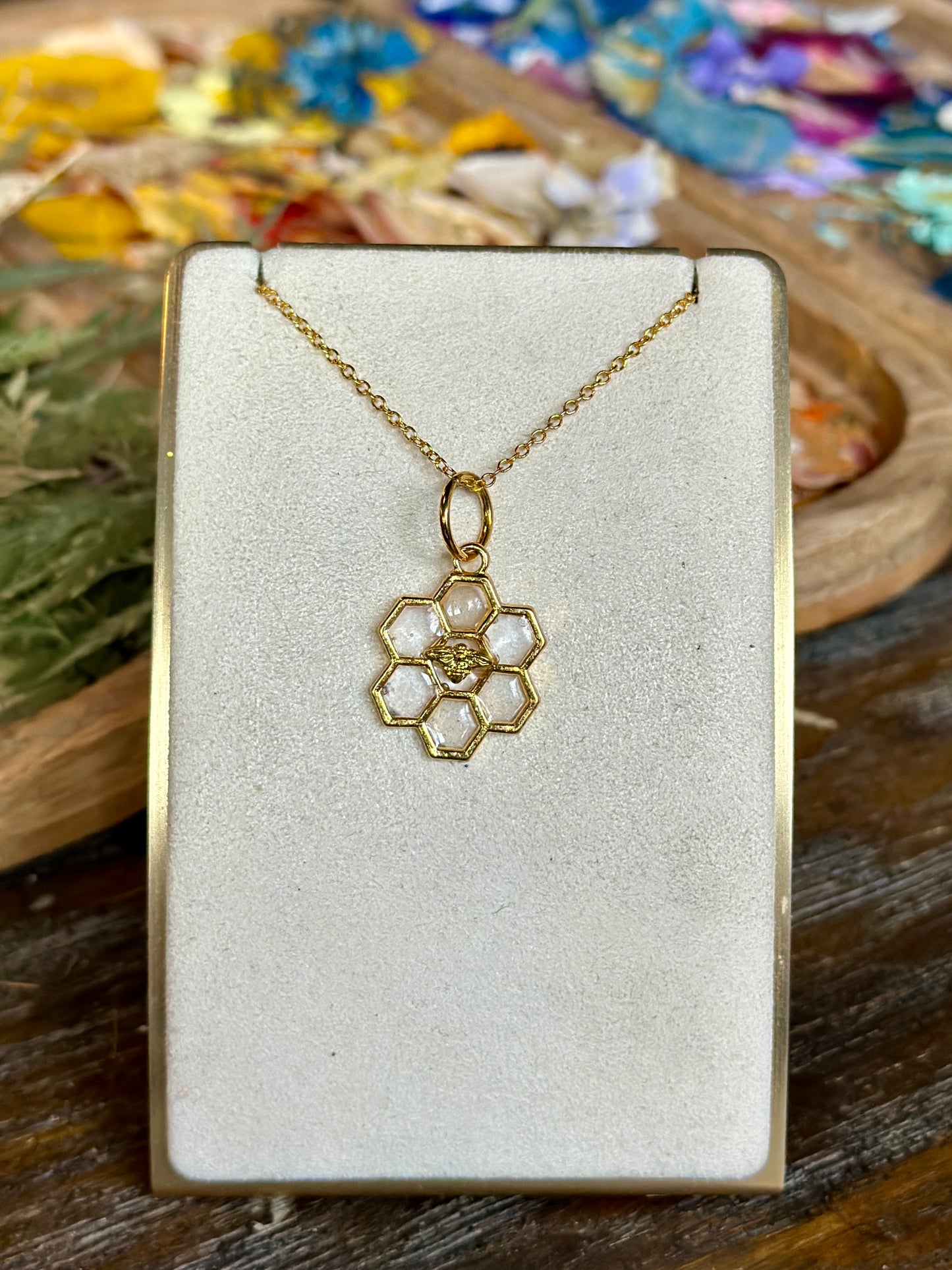 Clear honeycomb and bee necklace (7 hex)