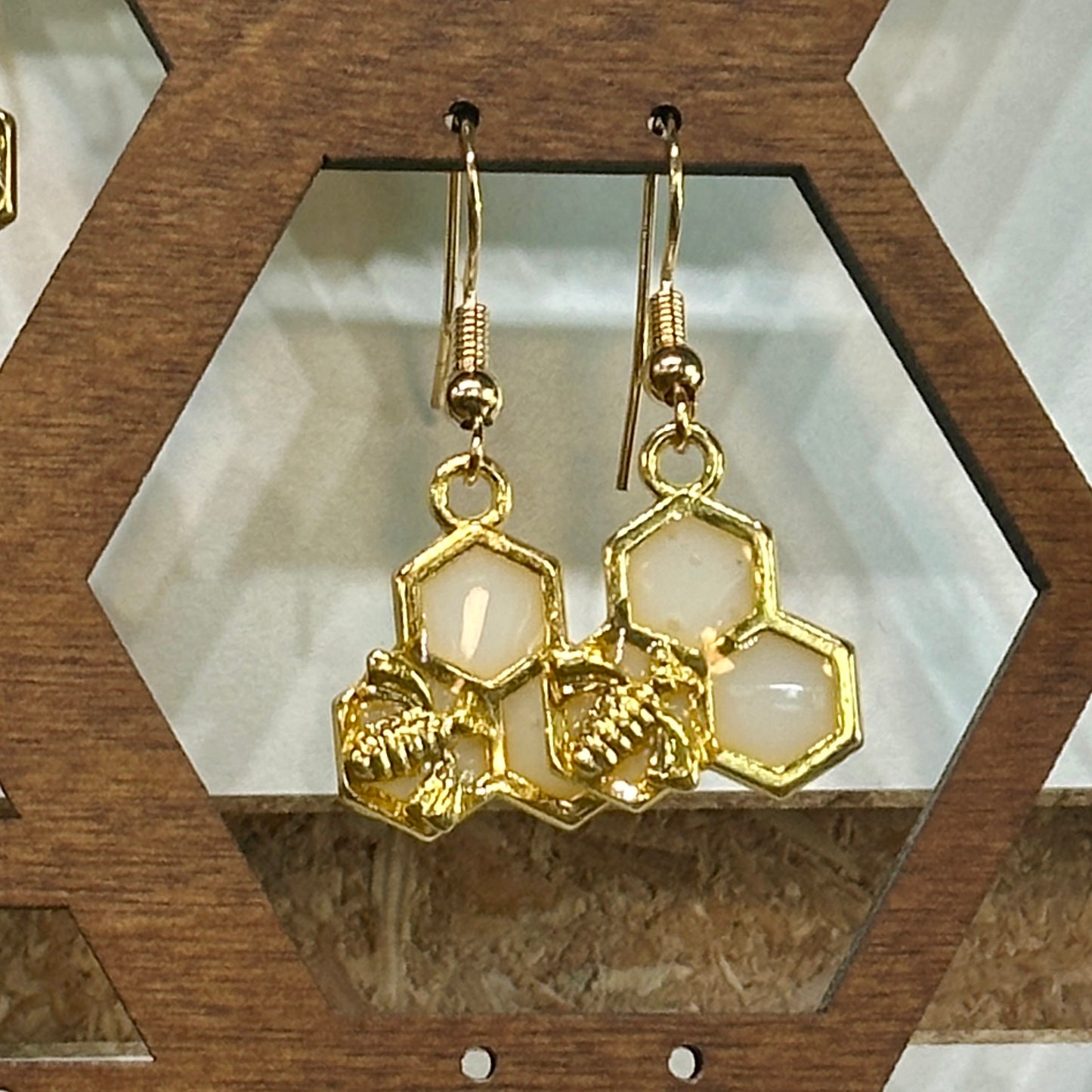 White honeycomb earrings with bee (3 hex)