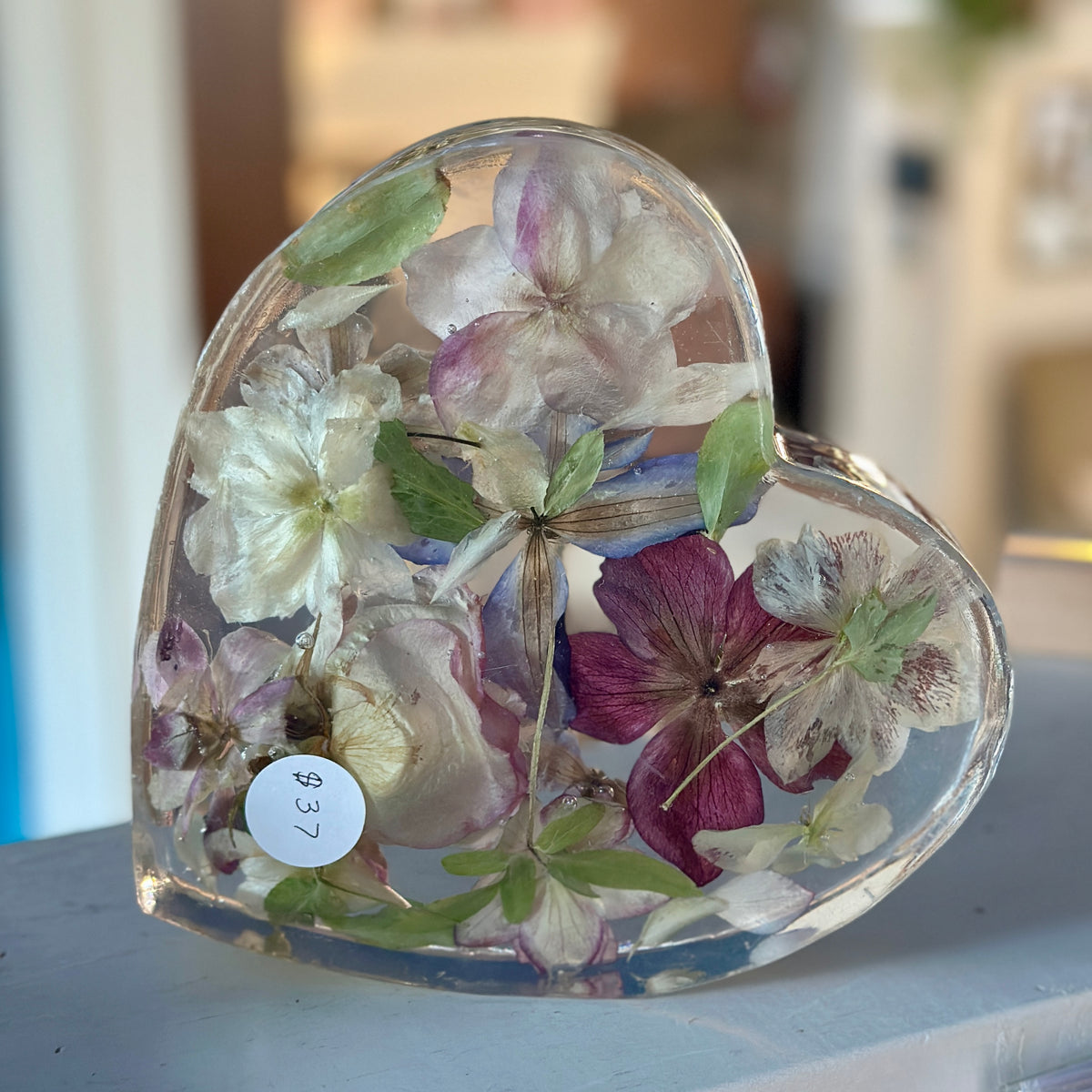 Clematis resin heart (large)