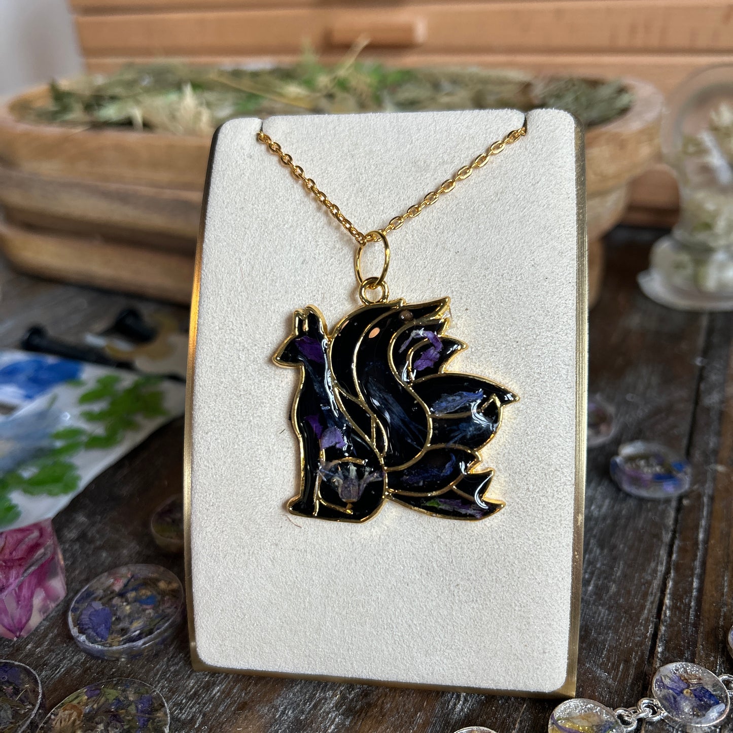 Nine-tailed fox pendent black