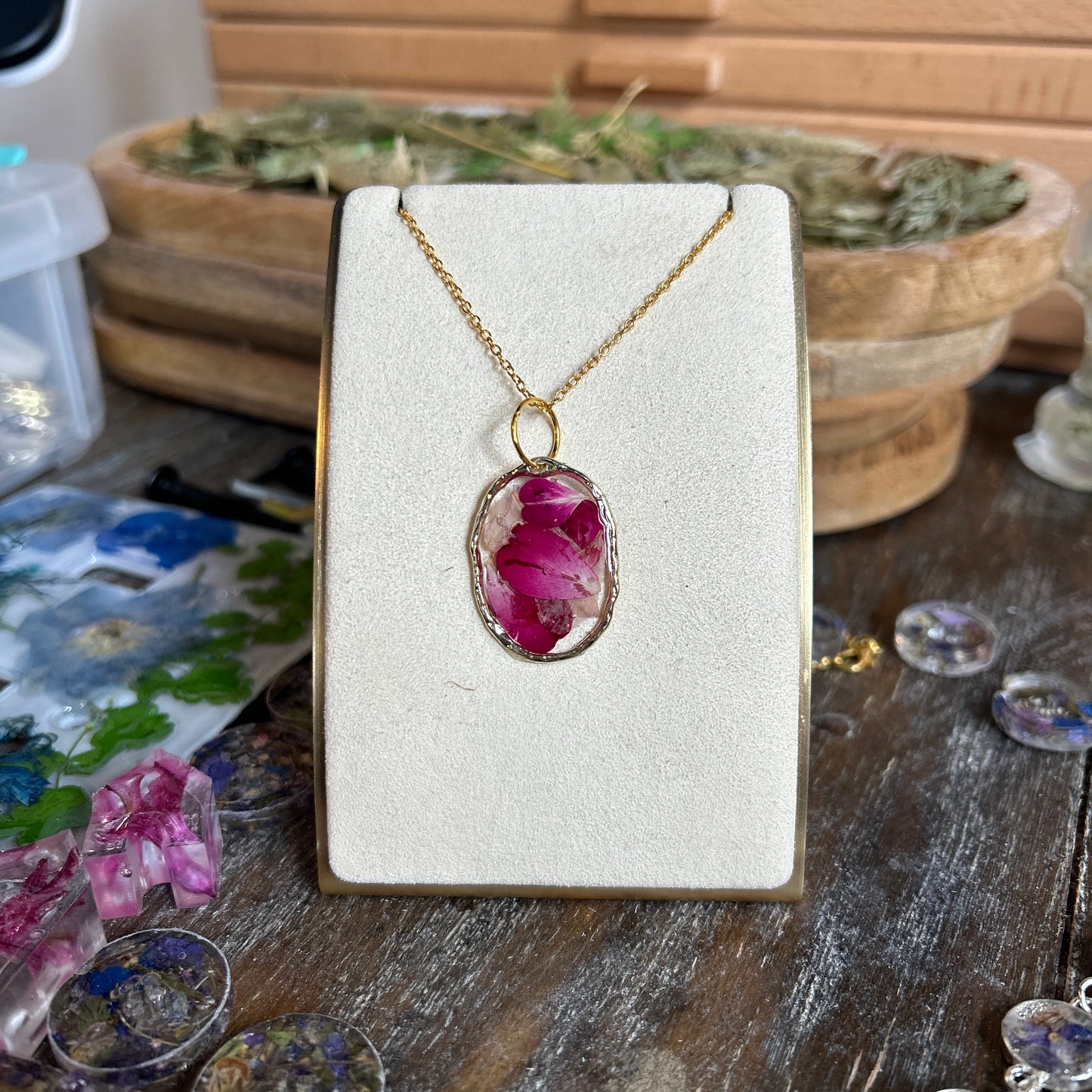 Pink flower gold necklace 1
