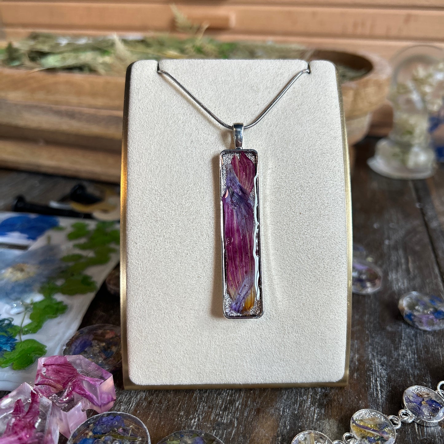 Pink flower rectangular necklace silver