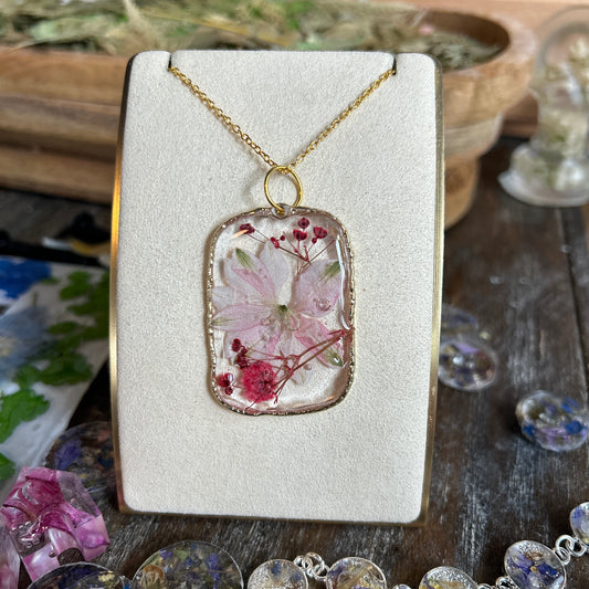 Pink flowers necklace