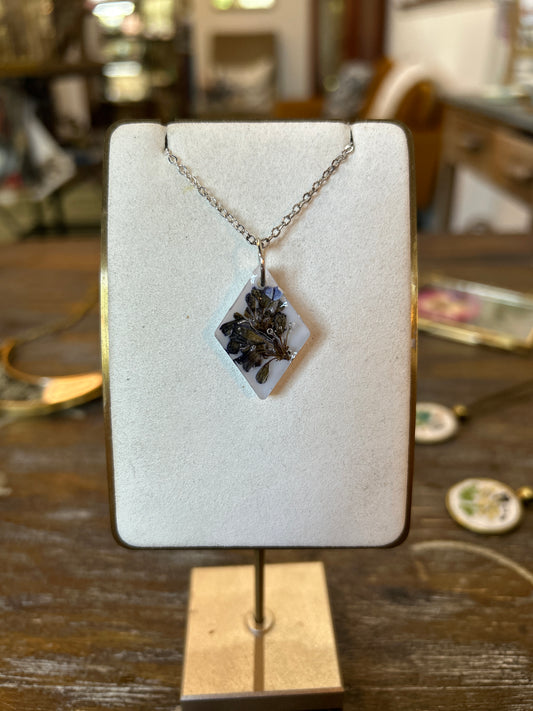Resin Botanical Necklace - Purple & White Diamond