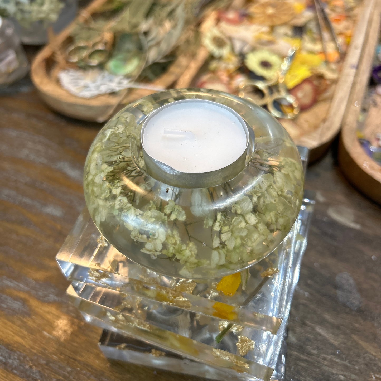 Resin tea light - oblong, white flower