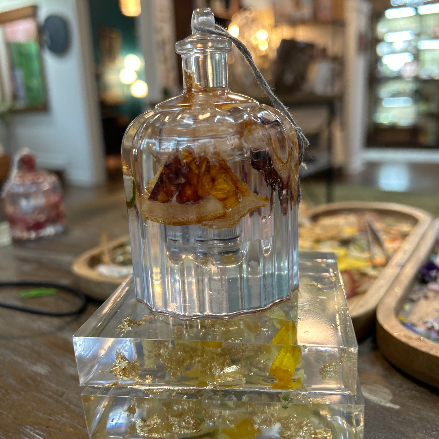 Resin flower lantern - citrus