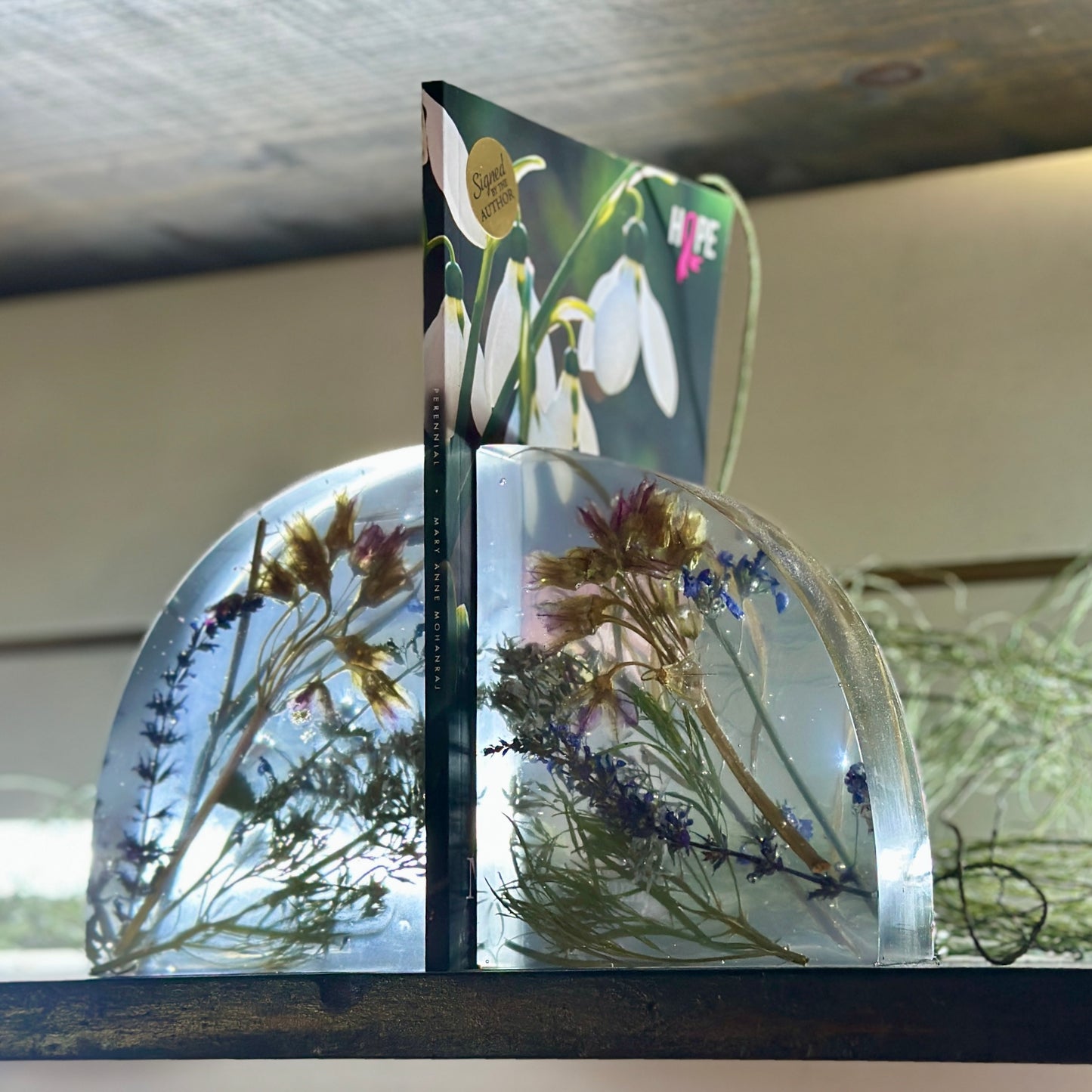 Lavender and allium resin bookends