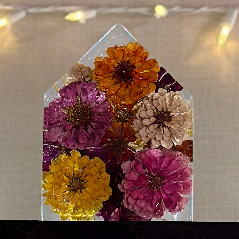 Zinnia and gold resin house