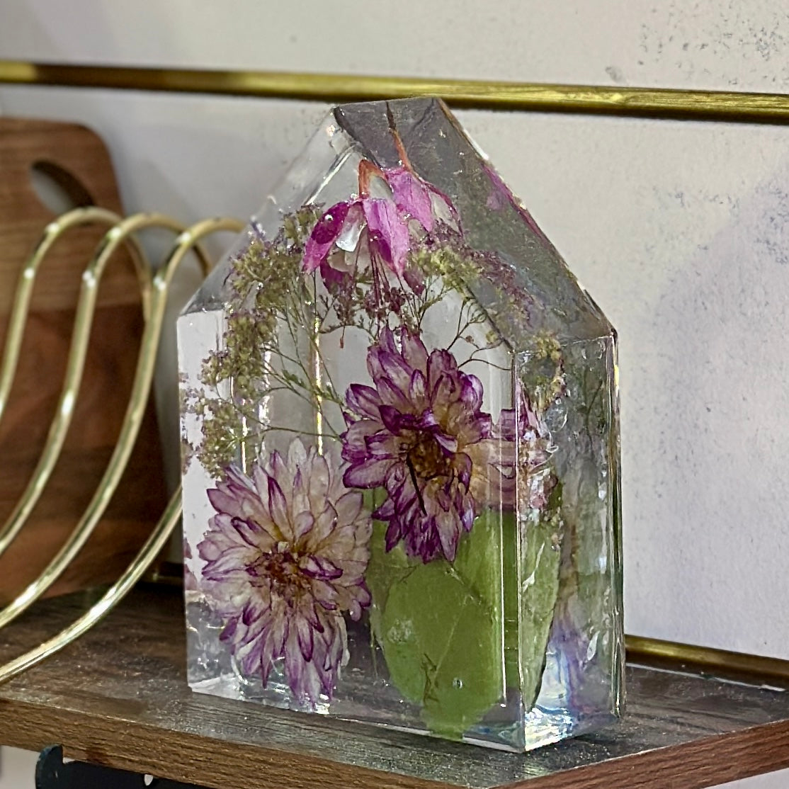 Mixed dahlia resin house