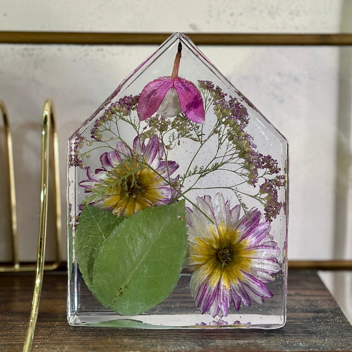 Mixed dahlia resin house