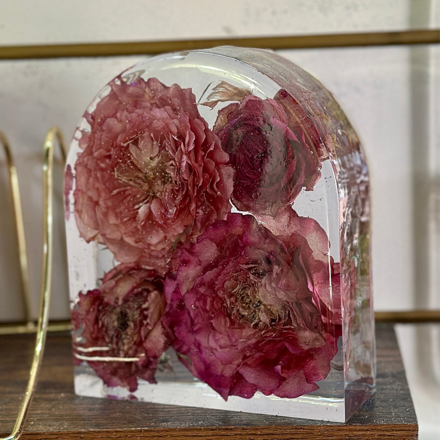 Pink roses resin arch