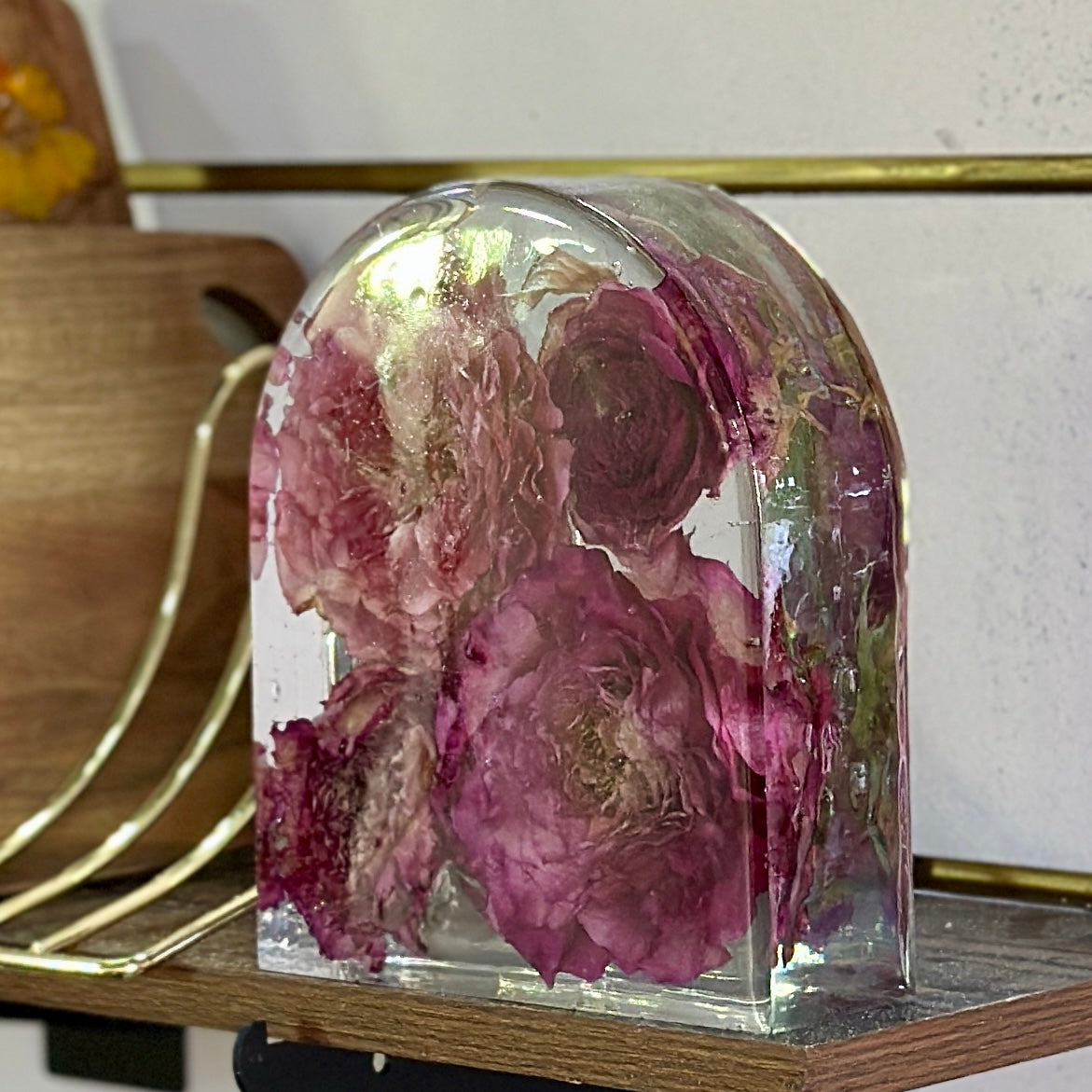 Pink roses resin arch