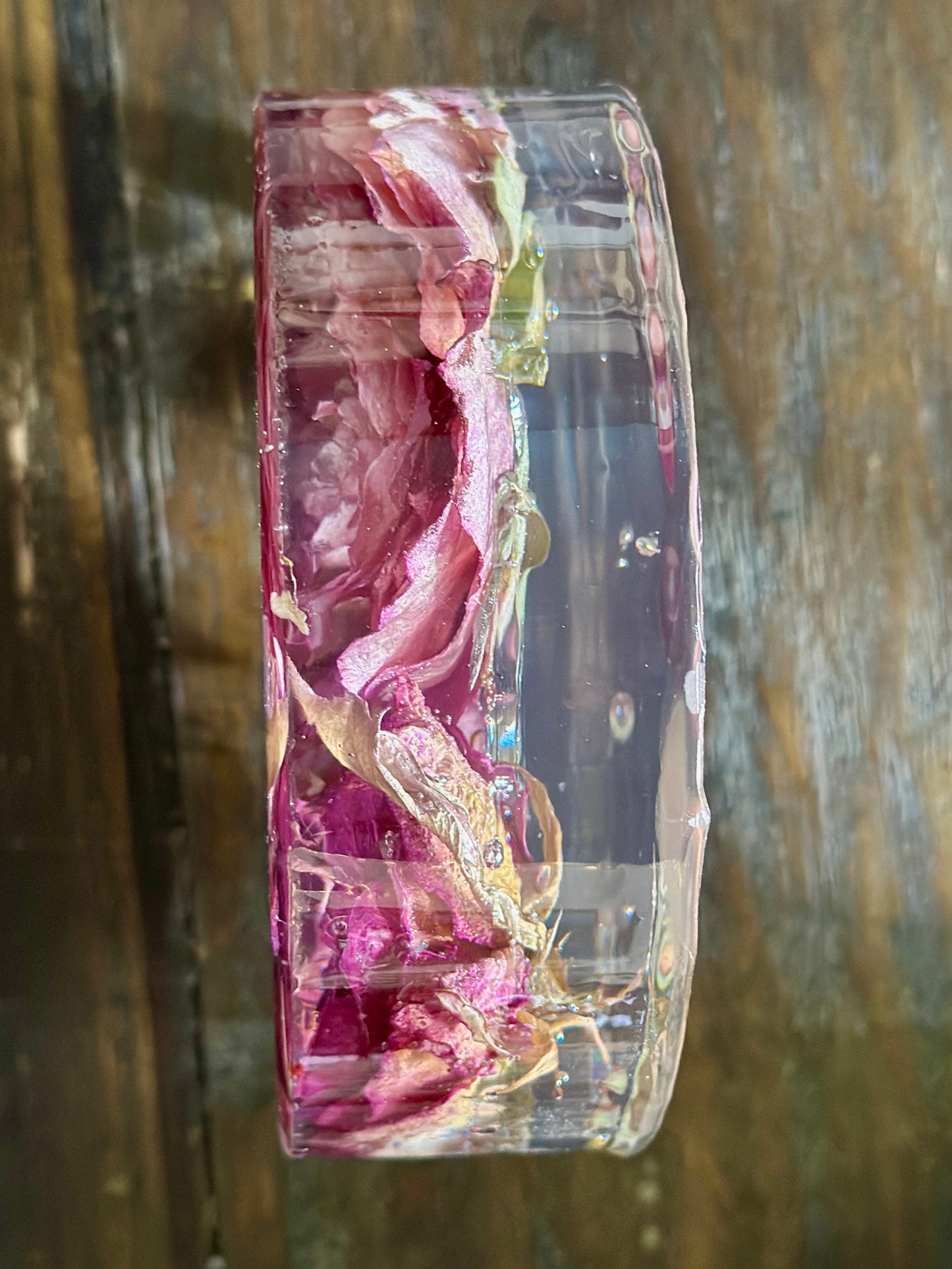 Pink roses resin arch