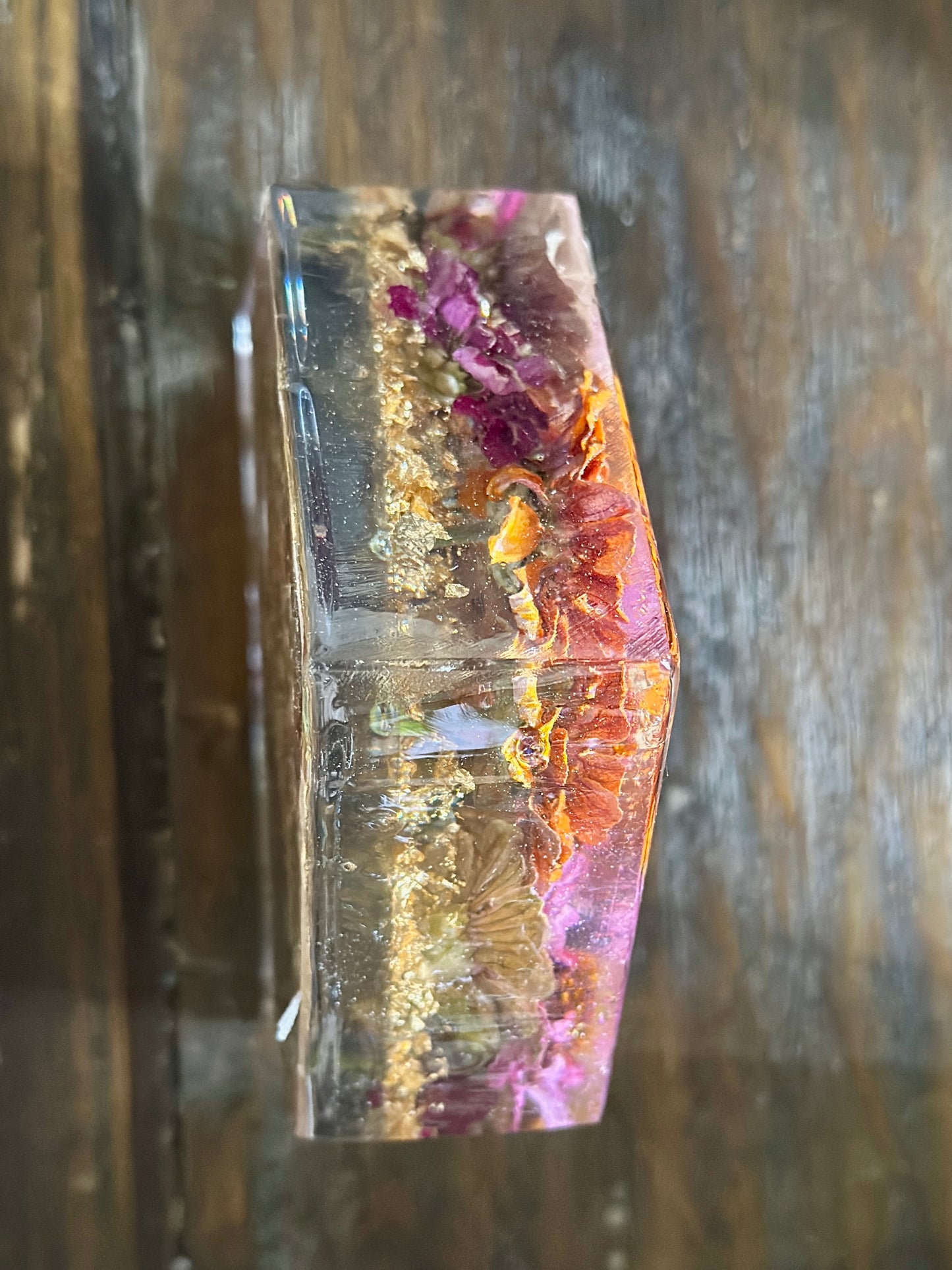 Zinnia and gold resin house