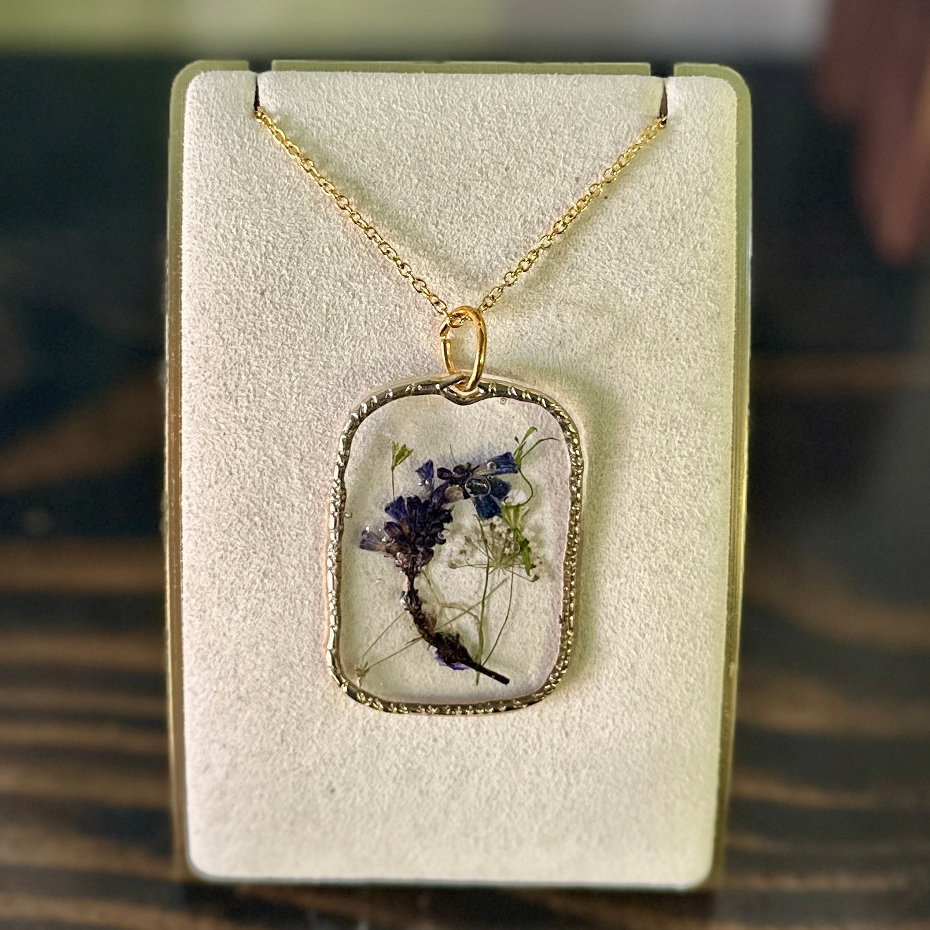 Gold-framed botanical necklace (violet and white) 3