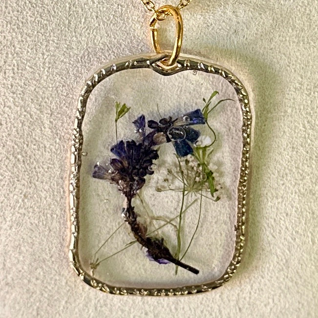 Gold-framed botanical necklace (violet and white) 3