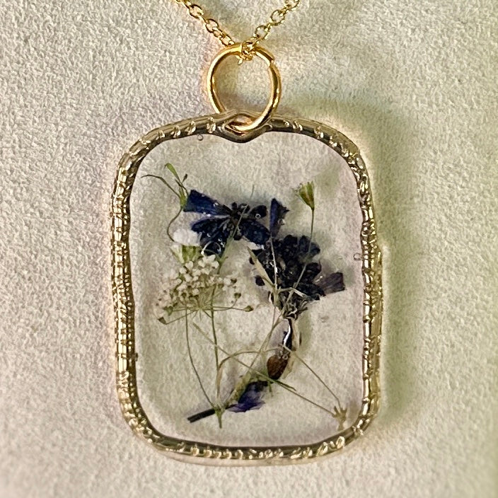 Gold-framed botanical necklace (violet and white) 3