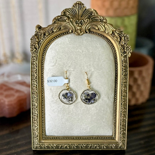 Gold-framed botanical earrings (purple)