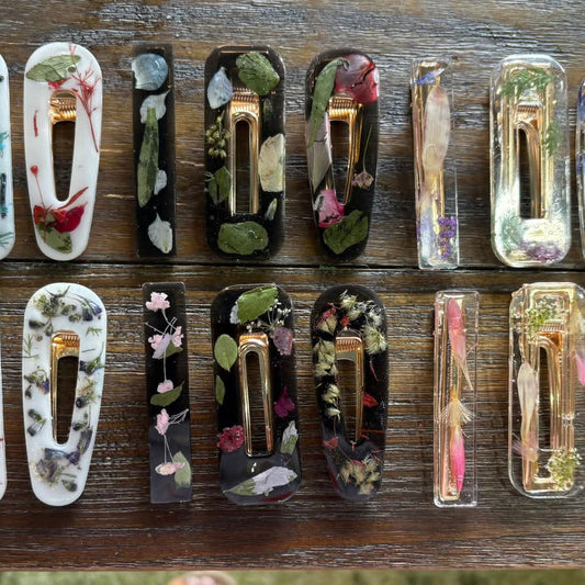 April 24, 26: Resin Flower Barrette / Keychain Workshop ($35)