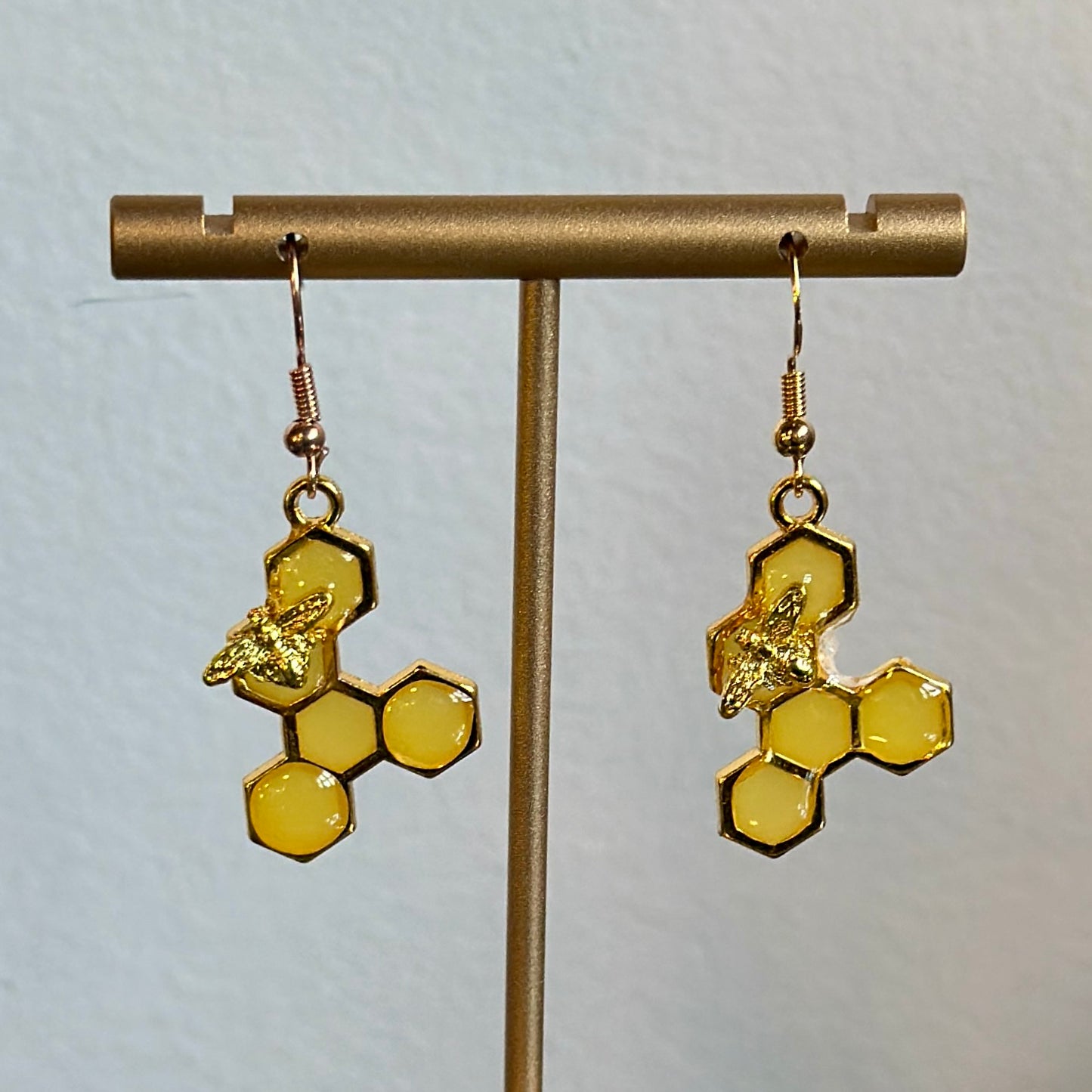Yellow honeycomb and bee earrings (5 hex)